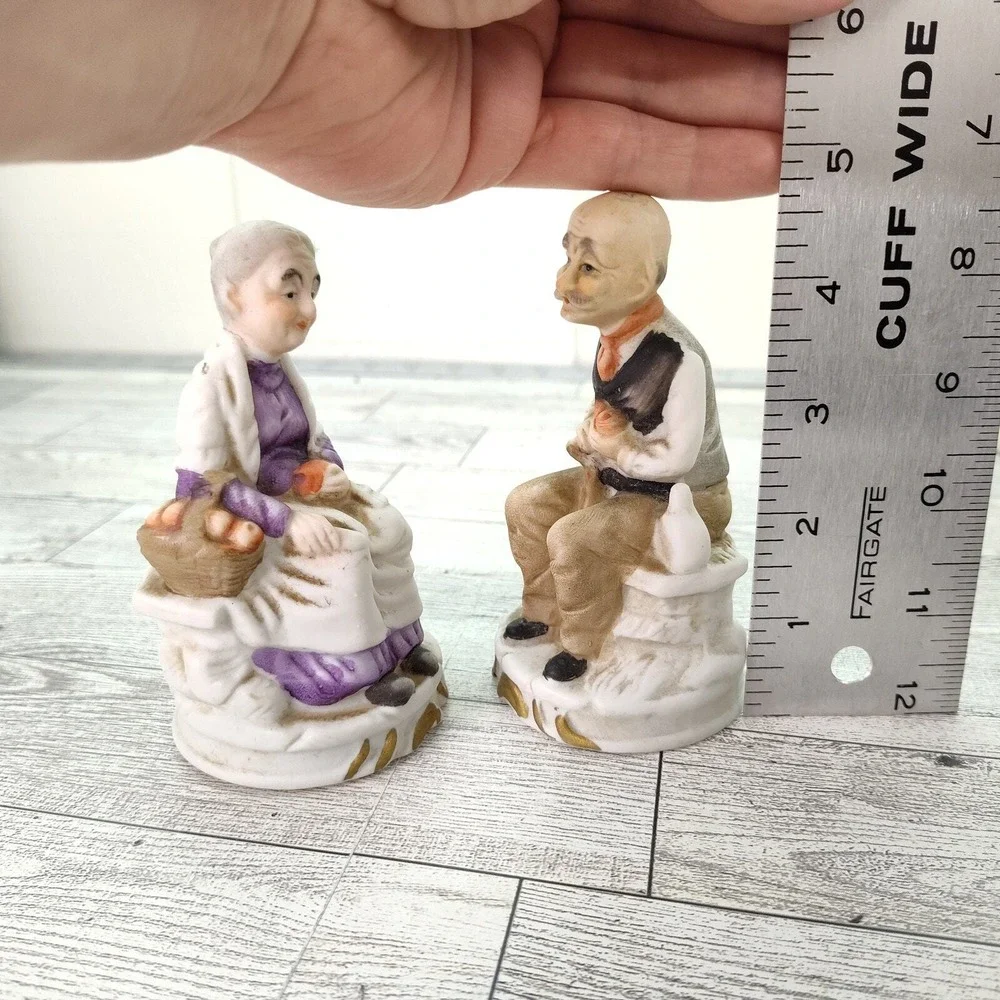 Elderly Couple sitting on‎ Benches Home Decor Porcelain Figurines Lipco Vintage